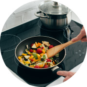 Terék Bútorszalon és Konyhastúdió - Nagykáta - Egy wok és egy edény